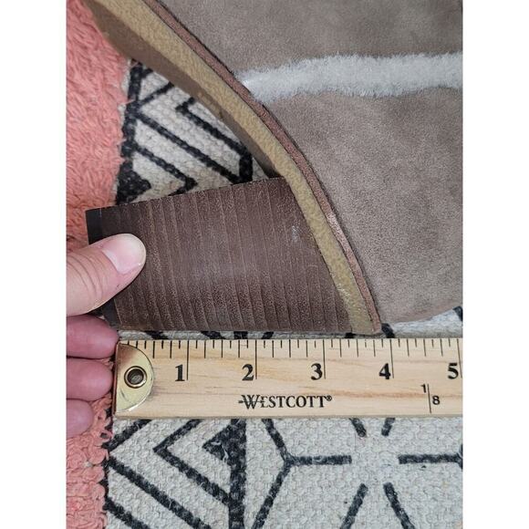 Frye Jen Shearling Ankle Booties in Taupe, sz 9 - Picture 16 of 16